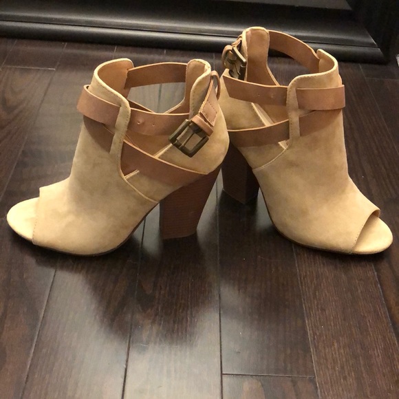 Gorgeous heeled bootie - Picture 3 of 6